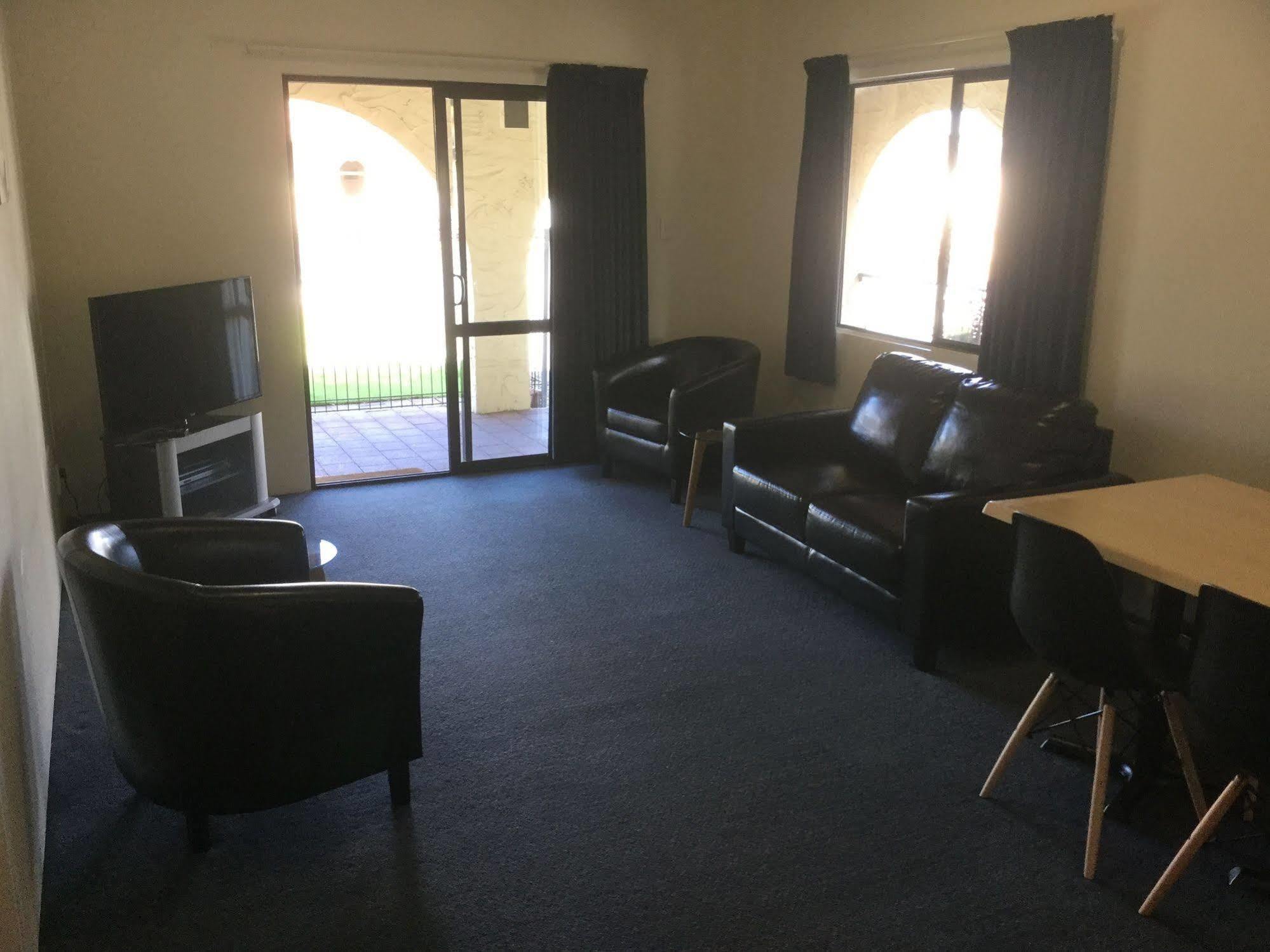 Captains Quarters Motor Inn Cambridge Zewnętrze zdjęcie